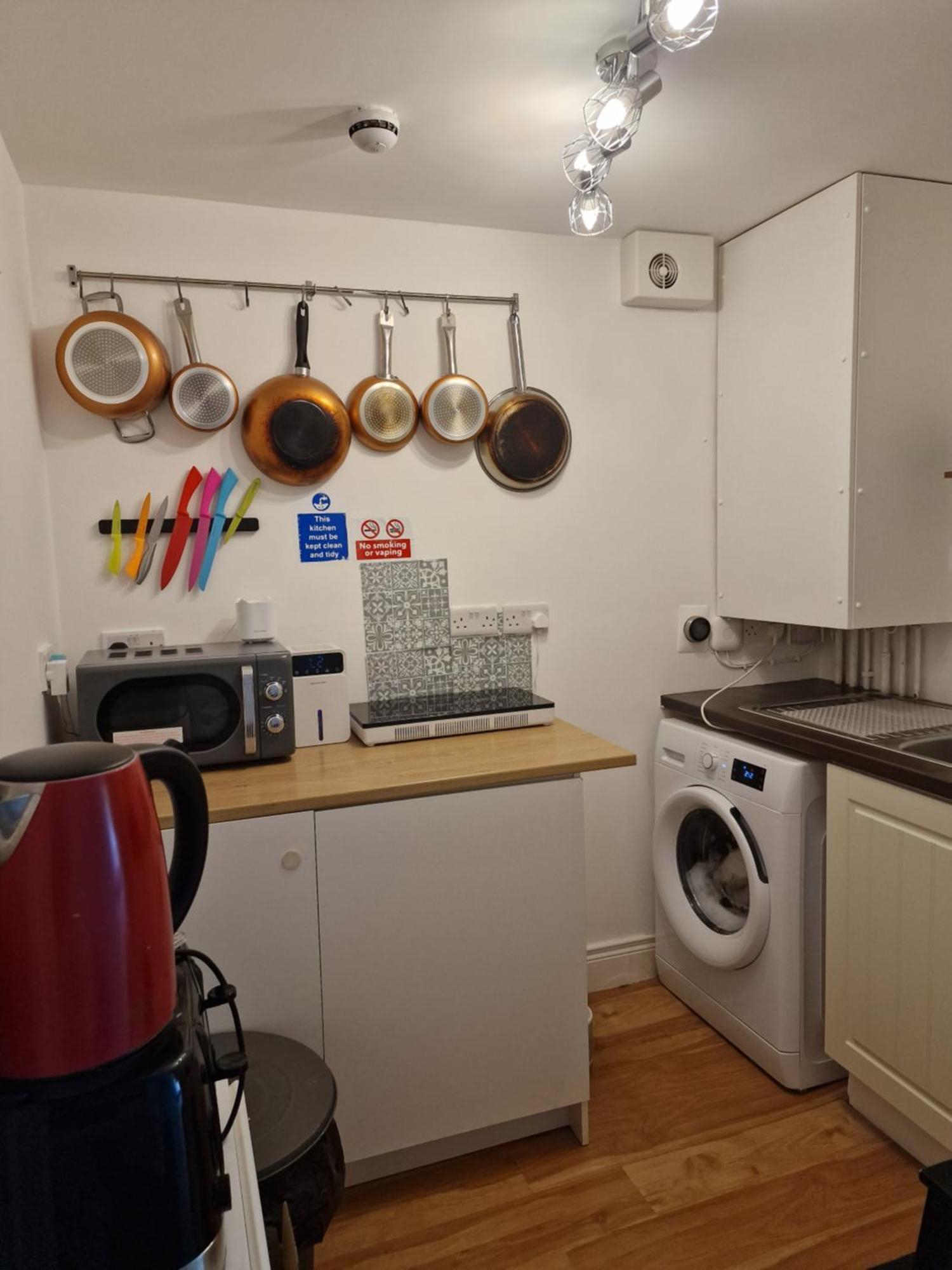 Aunty Katie'S House, Ni Tourist Board Certified & Located On The Main Oldpark Road To Belfast, With Free Continental Breakfast & Free Ultra Fast Sky Internet, Free Sky Sports & Free Sky Cinema, Self-Check In After 10Pm Gmtホステル エクステリア 写真