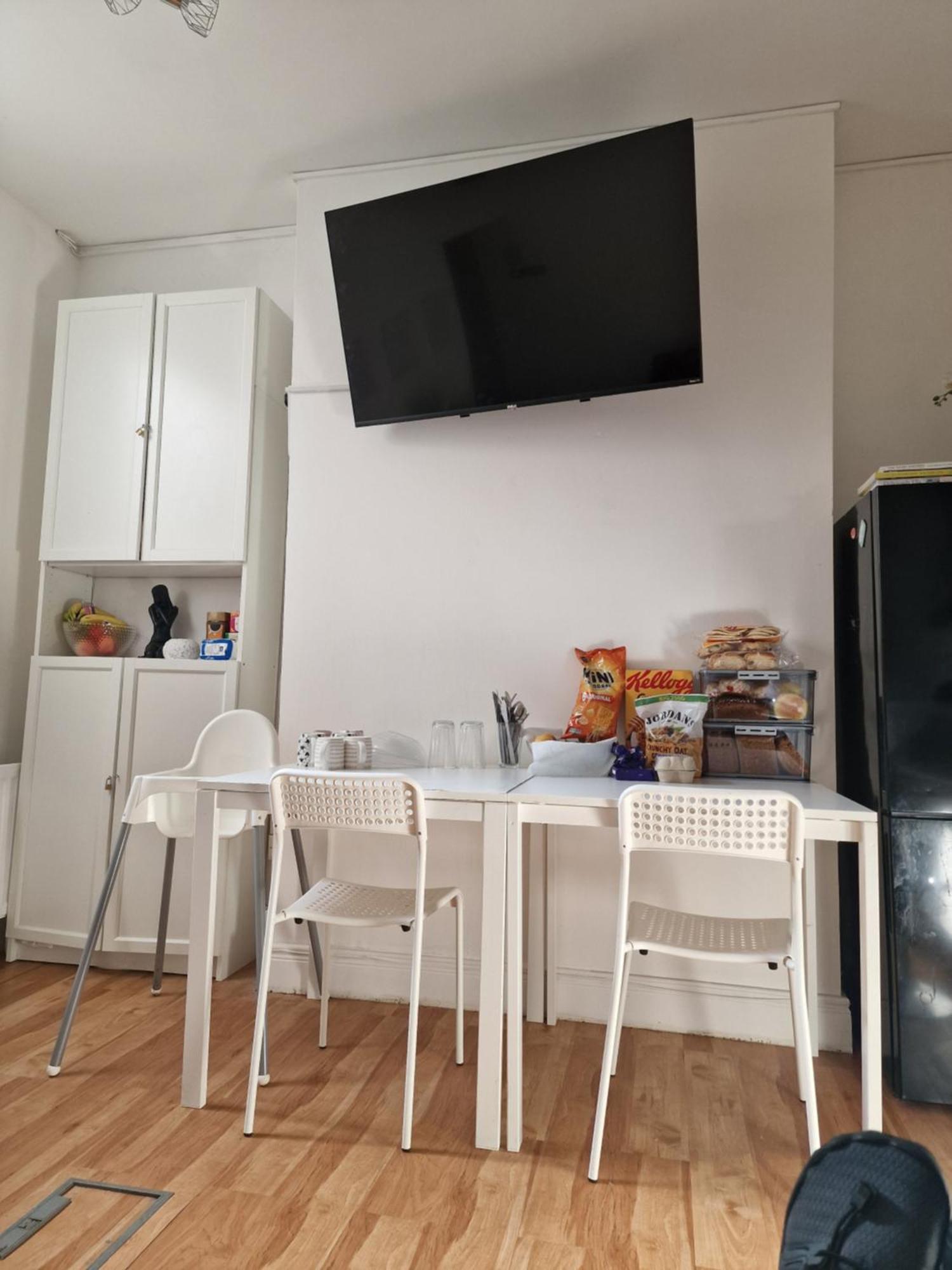 Aunty Katie'S House, Ni Tourist Board Certified & Located On The Main Oldpark Road To Belfast, With Free Continental Breakfast & Free Ultra Fast Sky Internet, Free Sky Sports & Free Sky Cinema, Self-Check In After 10Pm Gmtホステル エクステリア 写真