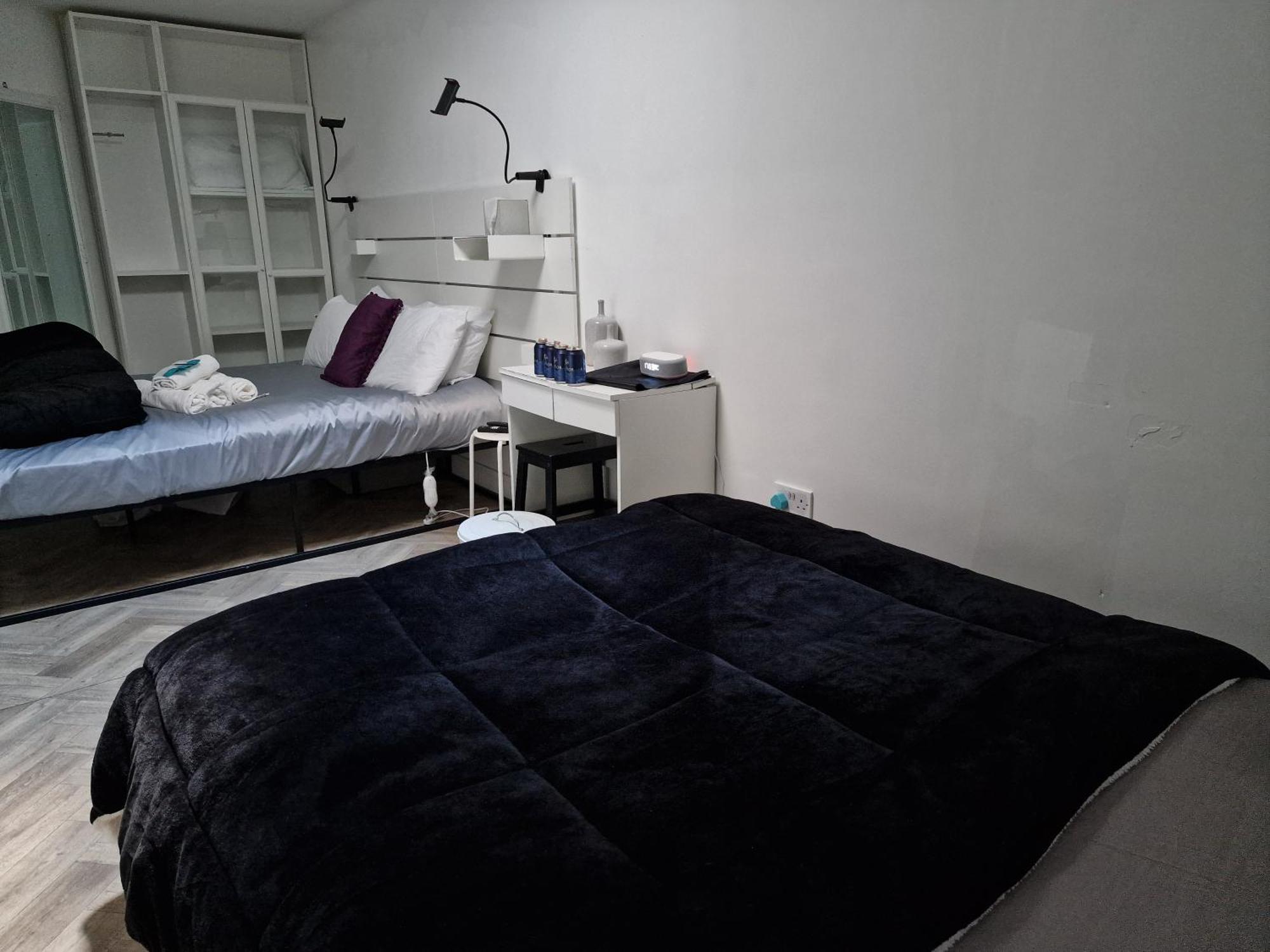 Aunty Katie'S House, Ni Tourist Board Certified & Located On The Main Oldpark Road To Belfast, With Free Continental Breakfast & Free Ultra Fast Sky Internet, Free Sky Sports & Free Sky Cinema, Self-Check In After 10Pm Gmtホステル エクステリア 写真