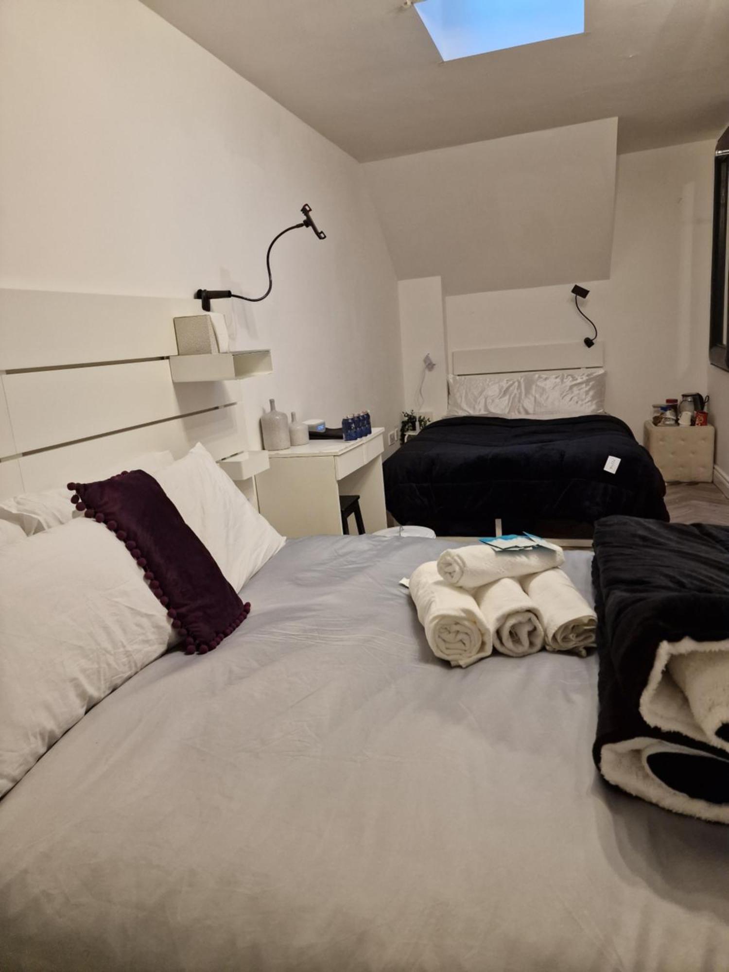Aunty Katie'S House, Ni Tourist Board Certified & Located On The Main Oldpark Road To Belfast, With Free Continental Breakfast & Free Ultra Fast Sky Internet, Free Sky Sports & Free Sky Cinema, Self-Check In After 10Pm Gmtホステル エクステリア 写真