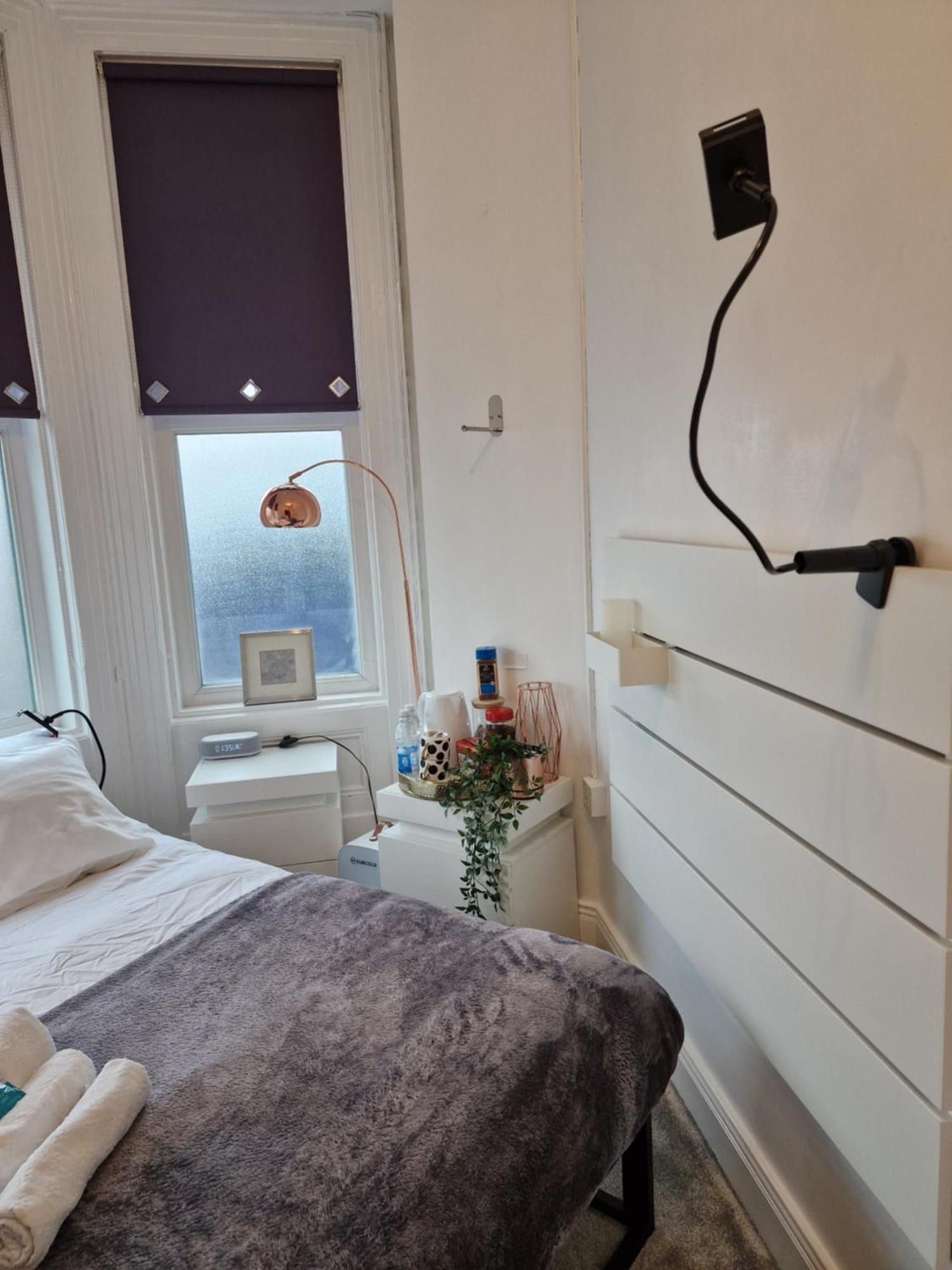 Aunty Katie'S House, Ni Tourist Board Certified & Located On The Main Oldpark Road To Belfast, With Free Continental Breakfast & Free Ultra Fast Sky Internet, Free Sky Sports & Free Sky Cinema, Self-Check In After 10Pm Gmtホステル エクステリア 写真
